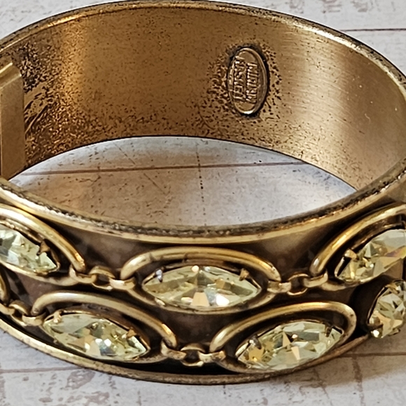 Elegant Goldtone Bracelet with Crystal Accents Stamped Miriam Haskell - Picture 4 of 4